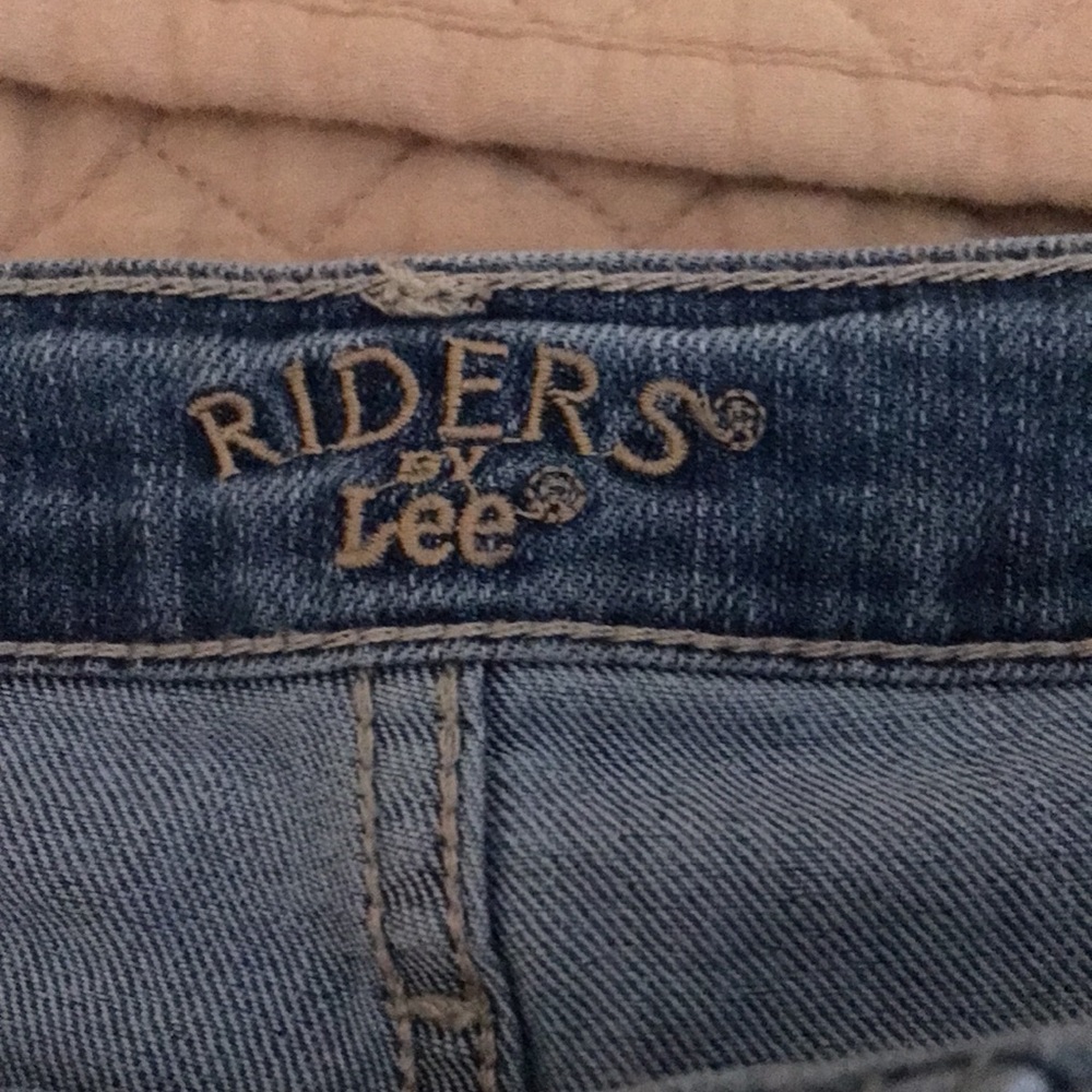 Riders by Lee Blue Capri jeans. Size 14 medium - Picture 2 of 5